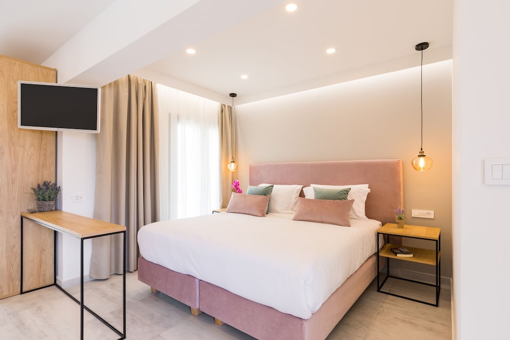 V Luxury Suites — Hotel rooms in Perama (Corfu), Ionian Islands