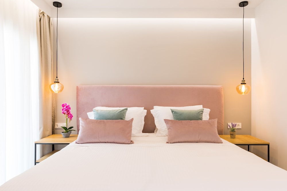 V Luxury Suites — Hotel rooms in Perama (Corfu), Ionian Islands