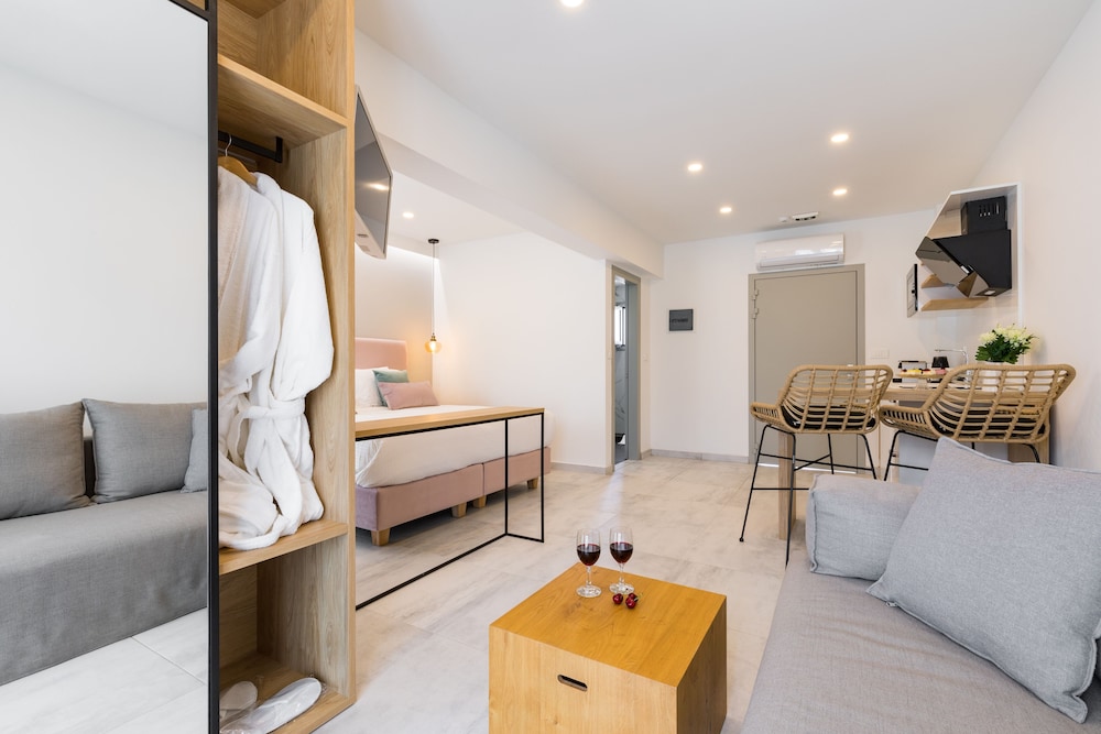 V Luxury Suites — Hotel rooms in Perama (Corfu), Ionian Islands