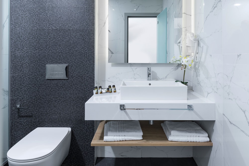 V Luxury Suites — Hotel rooms in Perama (Corfu), Ionian Islands