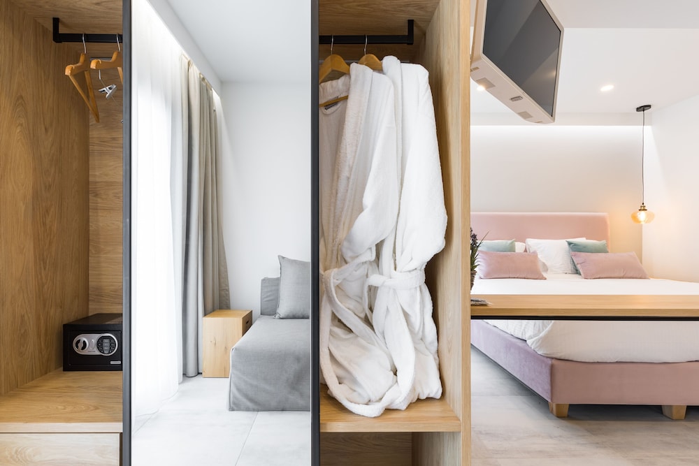 V Luxury Suites — Hotel rooms in Perama (Corfu), Ionian Islands