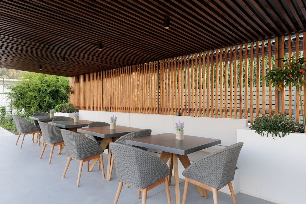 V Luxury Suites — Restaurant & bars in Perama (Corfu), Ionian Islands