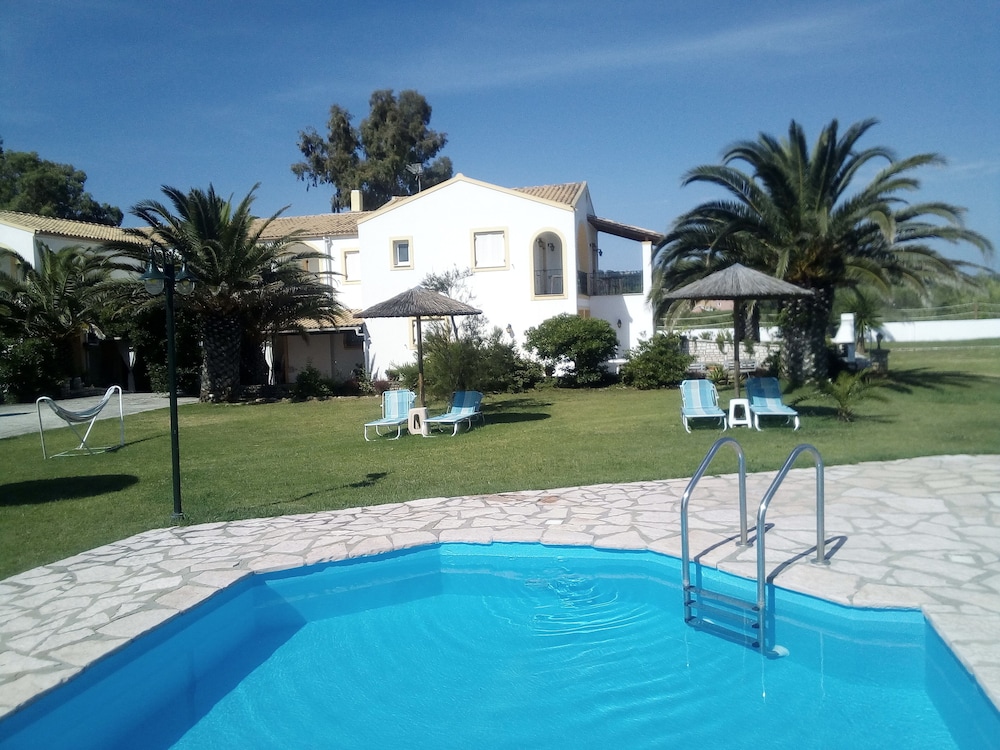 S&C Kosmos Beach Resort — Swimming pool in Roda, Ionian Islands