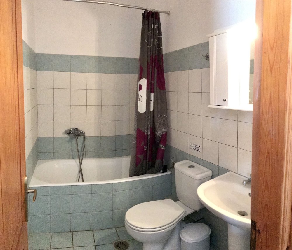 S&C Kosmos Beach Resort — Hotel rooms in Roda, Ionian Islands