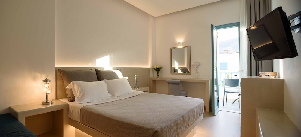 Armonia — Hotel rooms in Kamari, South Aegean