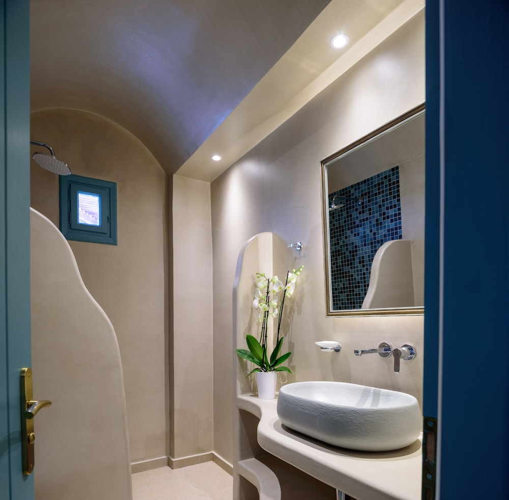 Armonia — Hotel rooms in Kamari, South Aegean