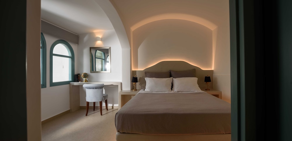 Armonia — Hotel rooms in Kamari, South Aegean