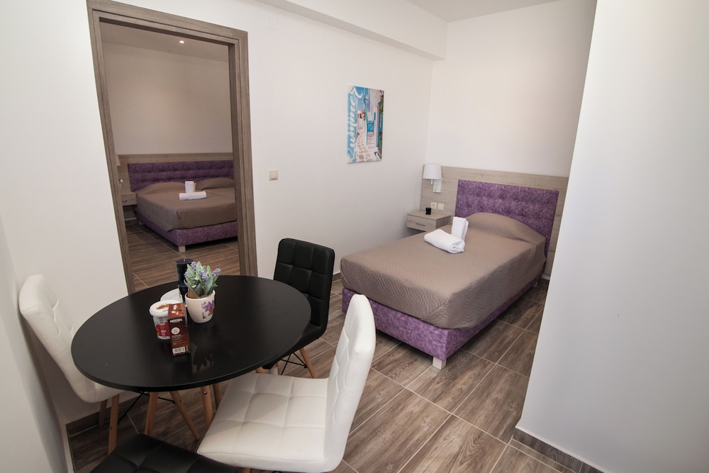 Del Mar Apartments in Stalis — Hotel rooms in Stalida