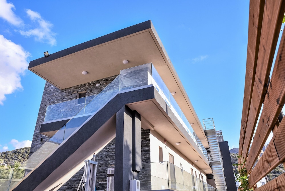 Del Mar Apartments in Stalis — Hotel building in Stalida