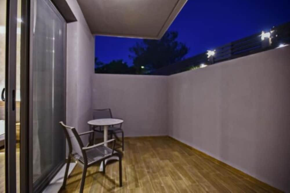 Del Mar Apartments in Stalis — Hotel rooms in Stalida