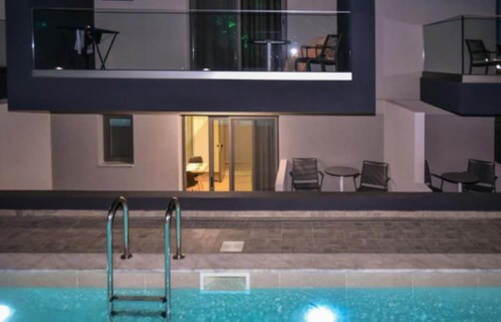 Del Mar Apartments in Stalis — Swimming pool in Stalida