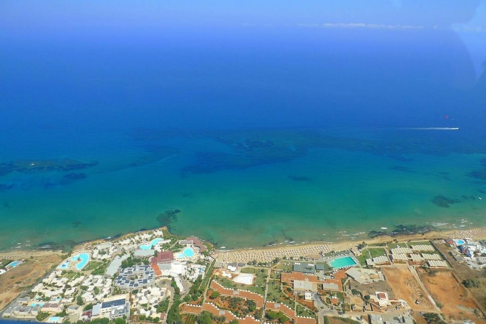 Del Mar Apartments in Stalis — Beach in Stalida