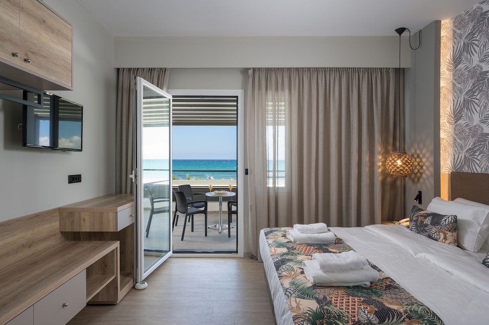Mare Blue & Suites — Rooms in Georgioupolis