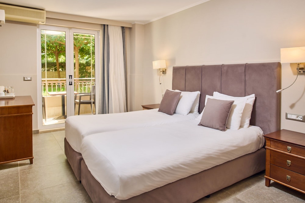 Tsilivi Beach Hotel — Hotel rooms in Tsilivi, Ionian Islands