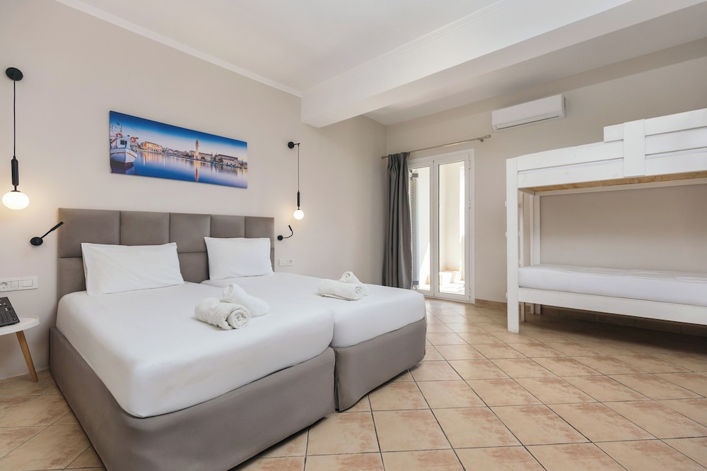 Tsilivi Beach Hotel — Hotel rooms in Tsilivi, Ionian Islands