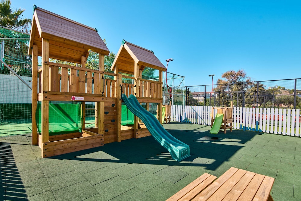 Tsilivi Beach Hotel — Attractions for children in Tsilivi, Ionian Islands