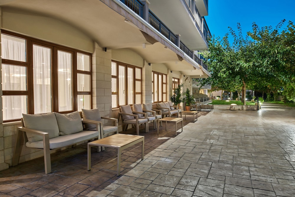 Tsilivi Beach Hotel — Hotel building in Tsilivi, Ionian Islands