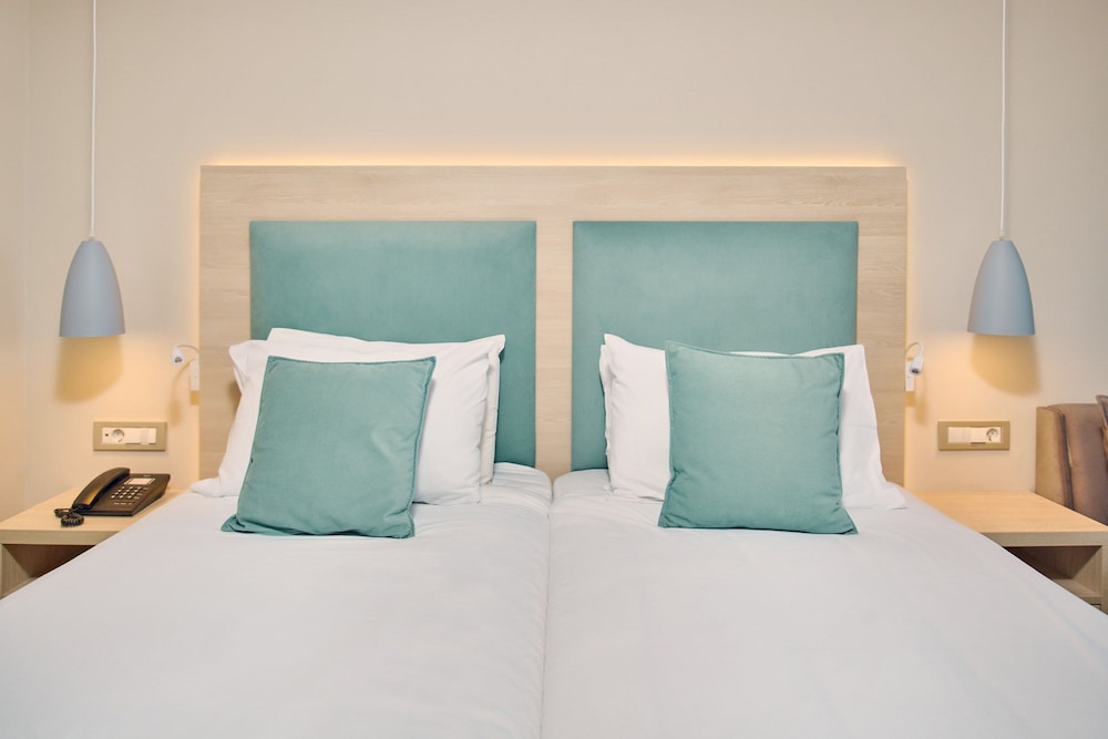 Tsilivi Beach Hotel — Hotel rooms in Tsilivi, Ionian Islands