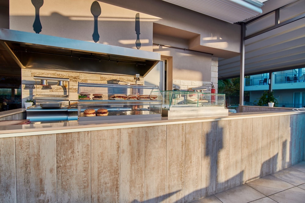 Tsilivi Beach Hotel — Restaurant & bars in Tsilivi, Ionian Islands