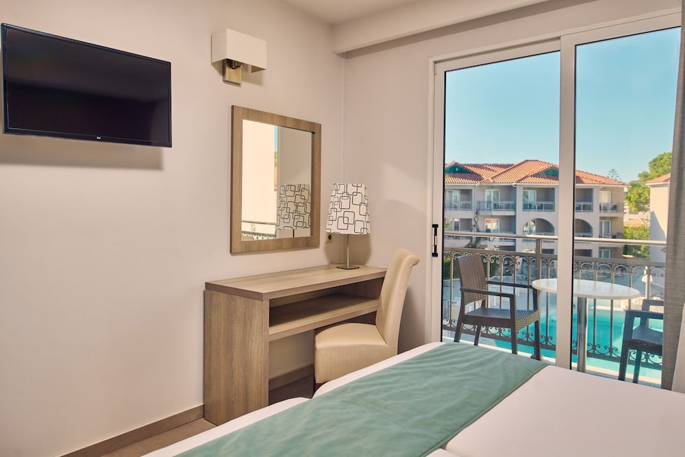 Tsilivi Beach Hotel — Hotel rooms in Tsilivi, Ionian Islands
