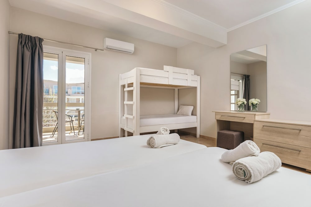 Tsilivi Beach Hotel — Hotel rooms in Tsilivi, Ionian Islands