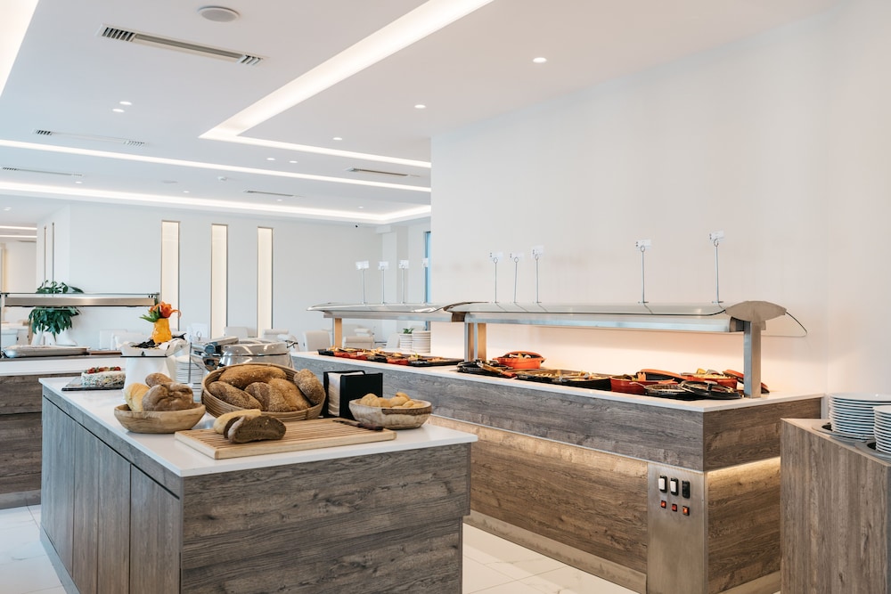Tesoro Hotel Zakynthos — Restaurant & bars in Tsilivi, Ionian Islands