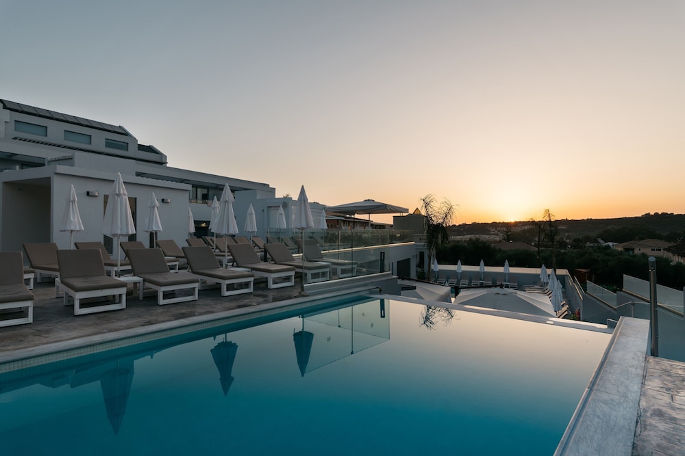 Tesoro Hotel Zakynthos — Swimming pool in Tsilivi, Ionian Islands