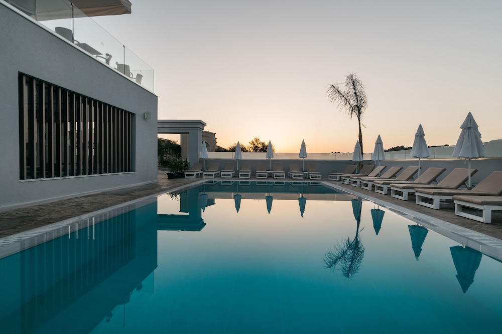 Tesoro Hotel Zakynthos — Swimming pool in Tsilivi, Ionian Islands