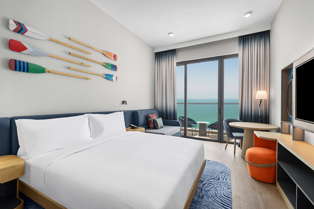 Hampton by Hilton Marjan Island — Hotel rooms in Ras al Khaimah