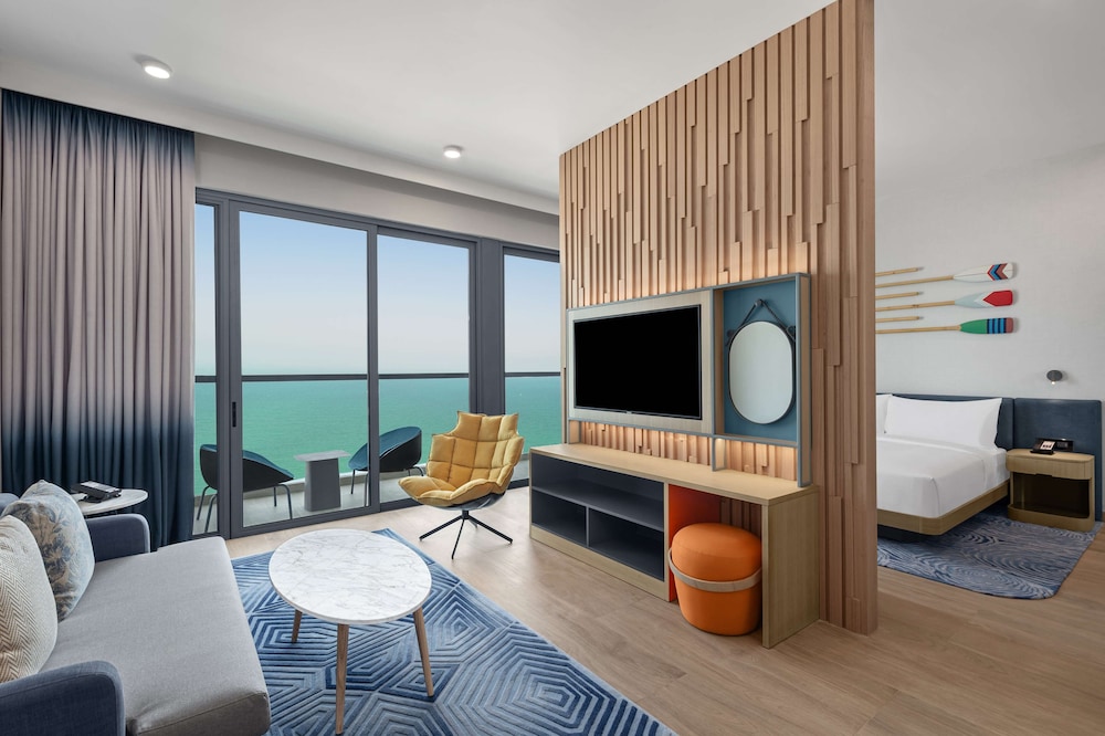 Hampton by Hilton Marjan Island — Hotel rooms in Ras al Khaimah