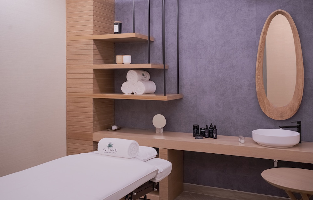 Hampton by Hilton Marjan Island — Spa in Ras al Khaimah