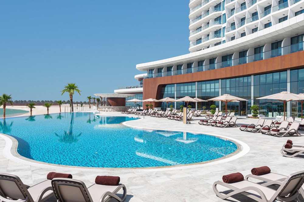 Hampton by Hilton Marjan Island — Swimming pool in Ras al Khaimah