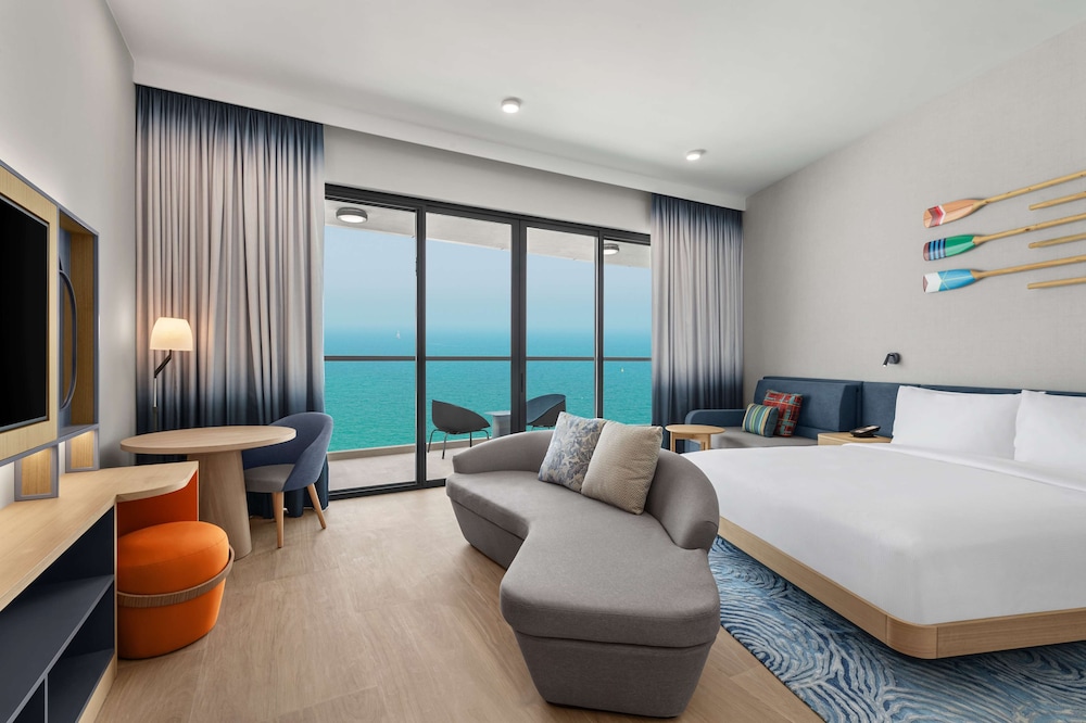 Hampton by Hilton Marjan Island — Hotel rooms in Ras al Khaimah