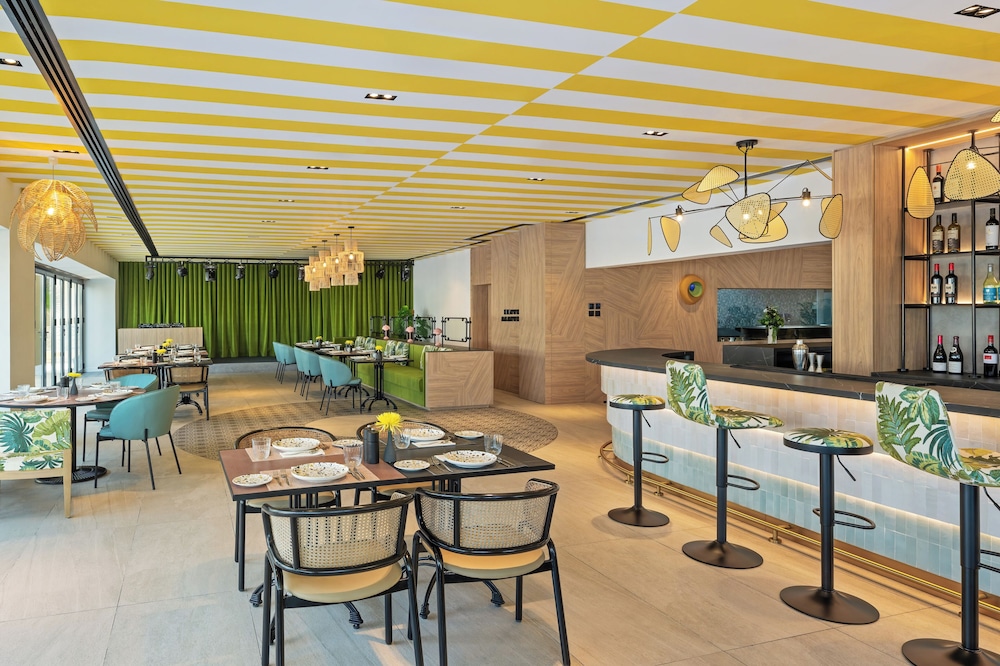 Barceló Al Jaddaf — Restaurant & bars in Dubai
