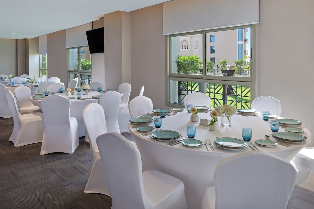 Barceló Al Jaddaf — Restaurant & bars in Dubai