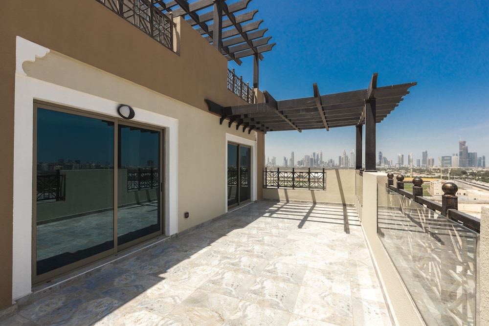 Barceló Al Jaddaf — Hotel building in Dubai