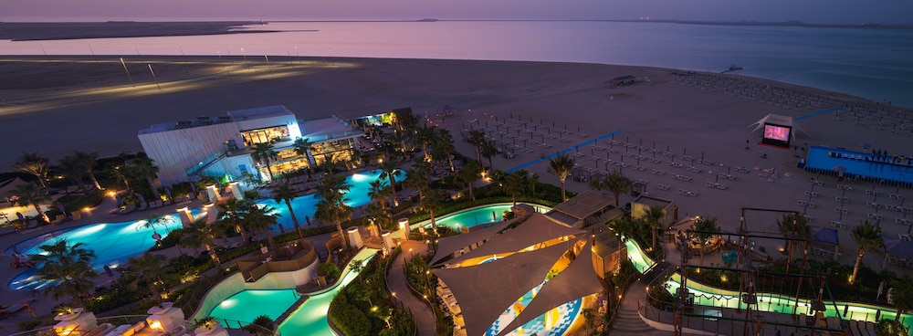 Centara Mirage Beach Resort Dubai — Beach in Dubai