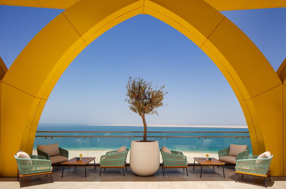 Centara Mirage Beach Resort Dubai — Restaurant & bars in Dubai