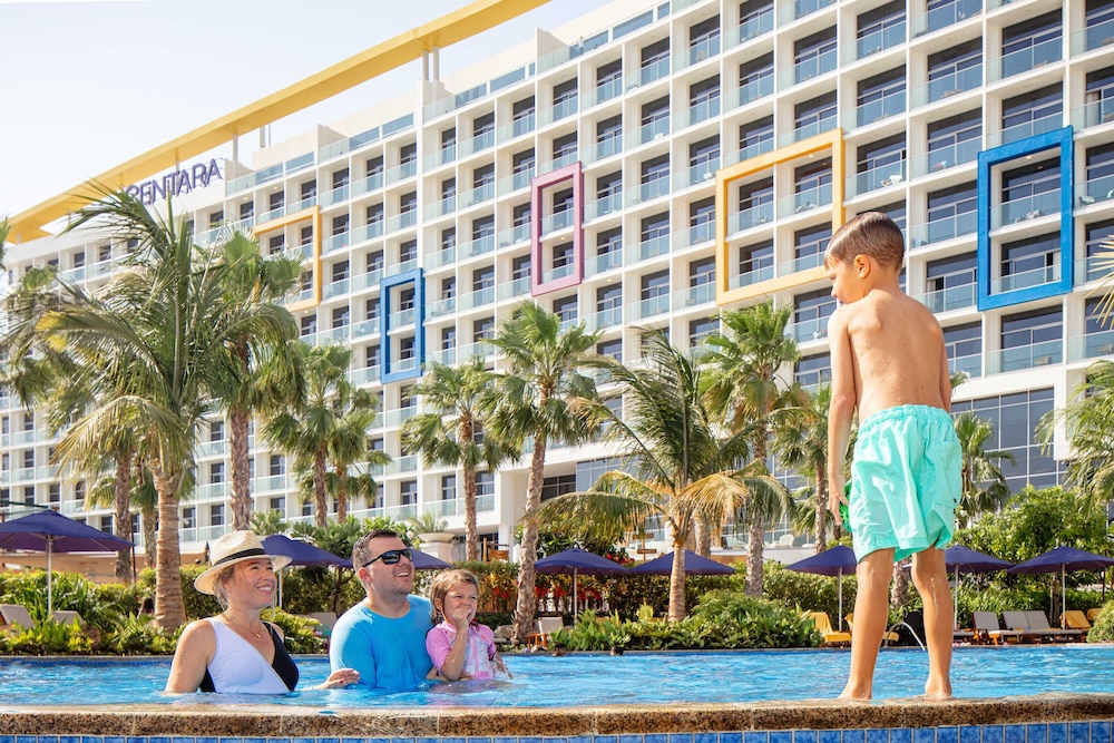 Centara Mirage Beach Resort Dubai — Hotel building in Dubai