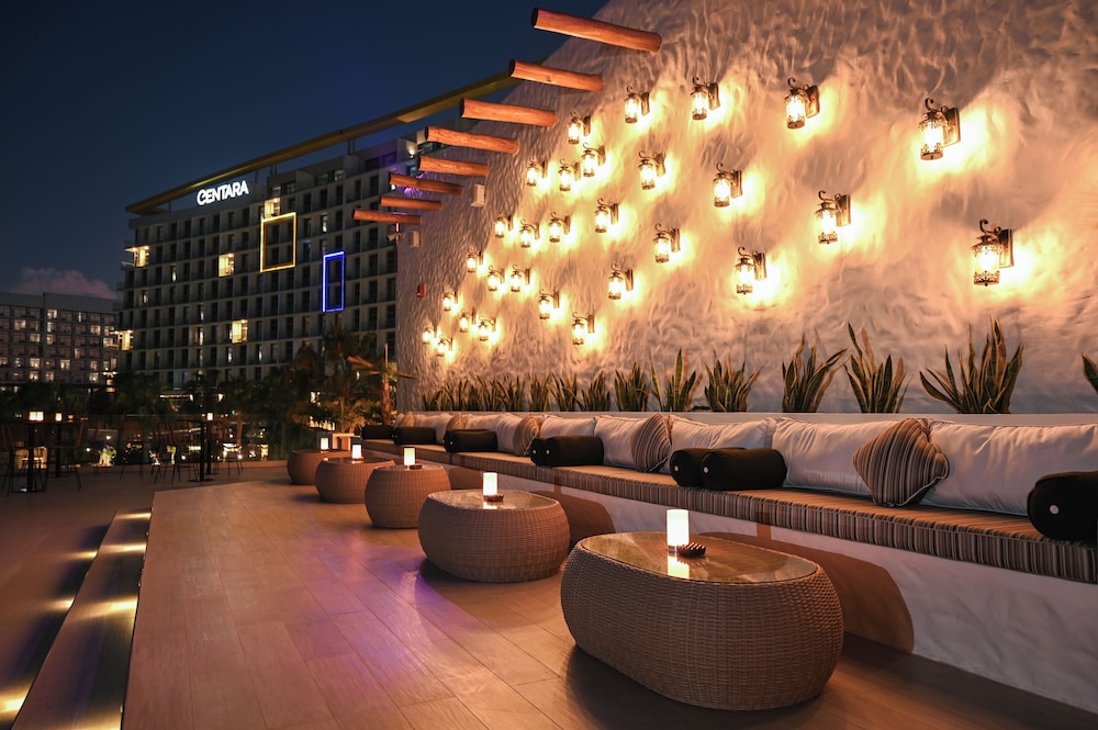 Centara Mirage Beach Resort Dubai — Restaurant & bars in Dubai