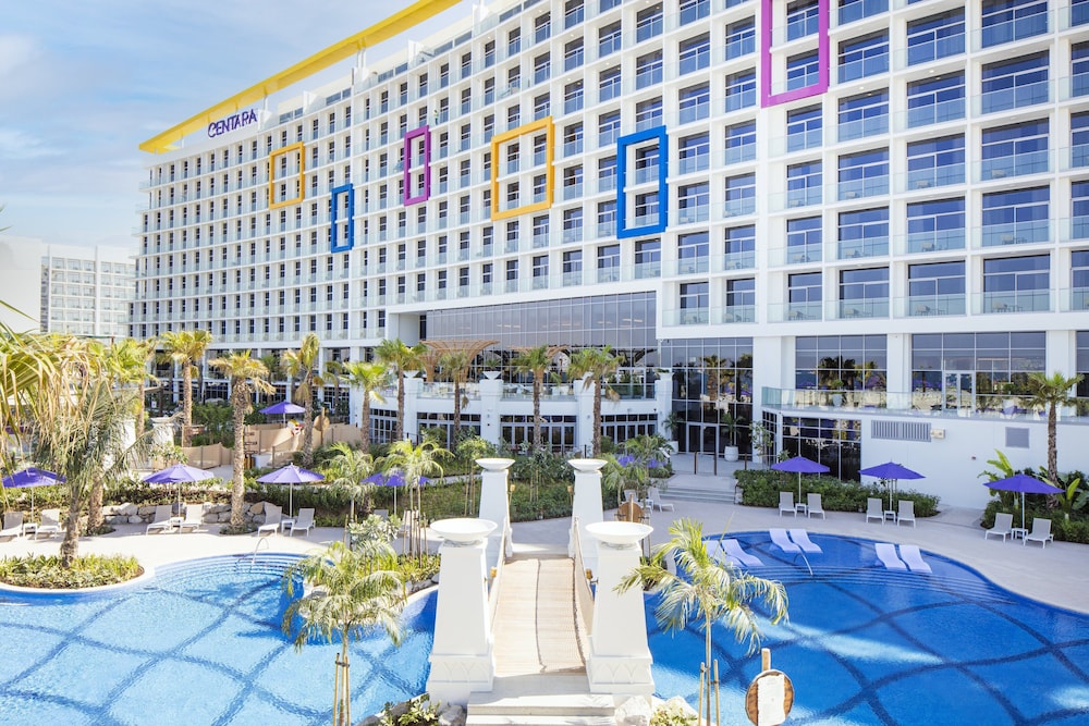 Centara Mirage Beach Resort Dubai — Hotel building in Dubai
