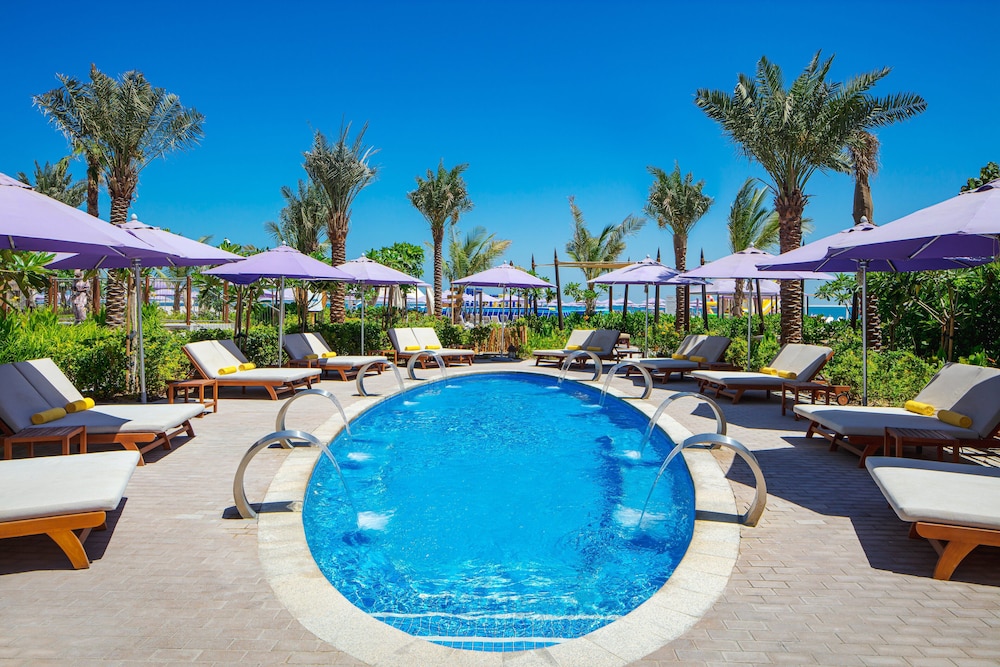 Centara Mirage Beach Resort Dubai — Swimming pool in Dubai