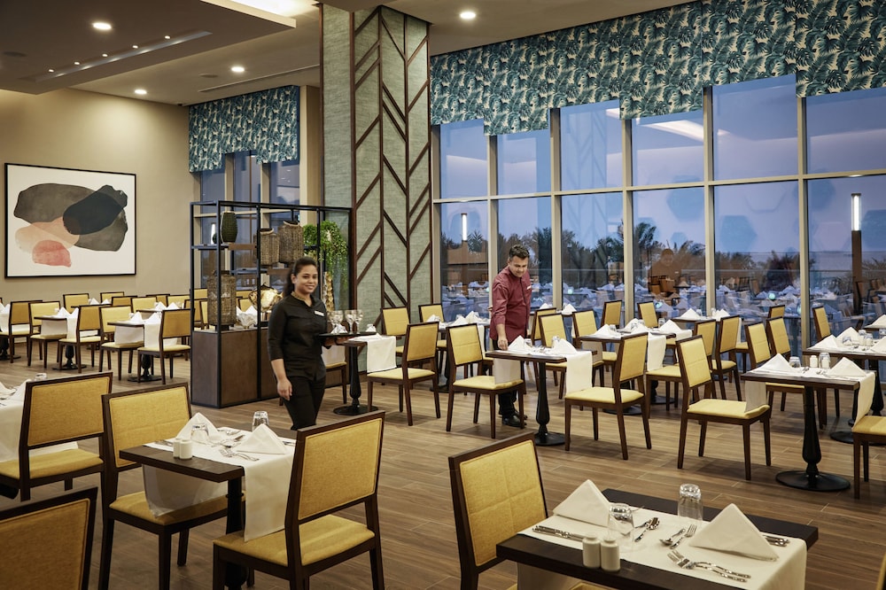 Hotel Riu Dubai Beach Resort - All Inclusive — Restaurant & bars in Dubai