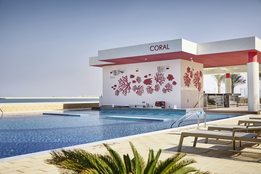 Hotel Riu Dubai Beach Resort - All Inclusive — Swimming pool in Dubai