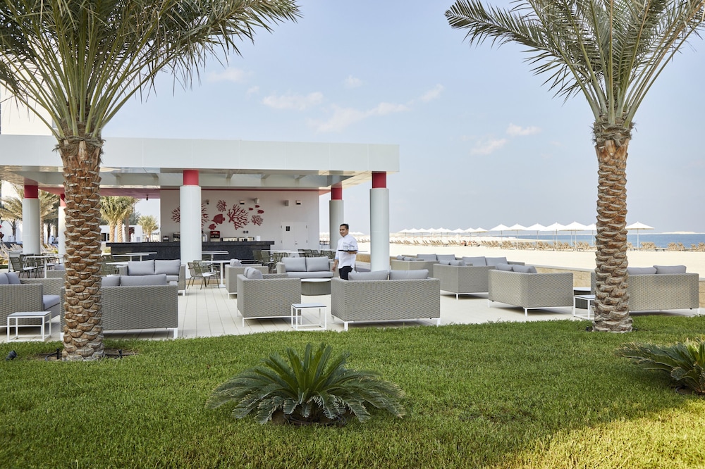 Hotel Riu Dubai Beach Resort - All Inclusive — Restaurant & bars in Dubai