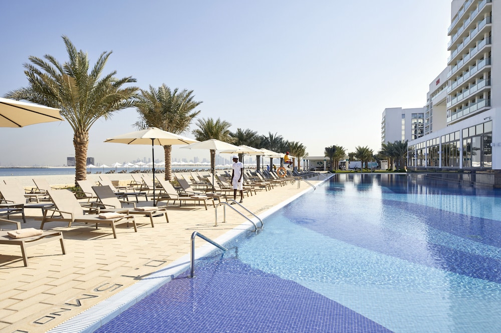 Hotel Riu Dubai Beach Resort - All Inclusive — Swimming pool in Dubai