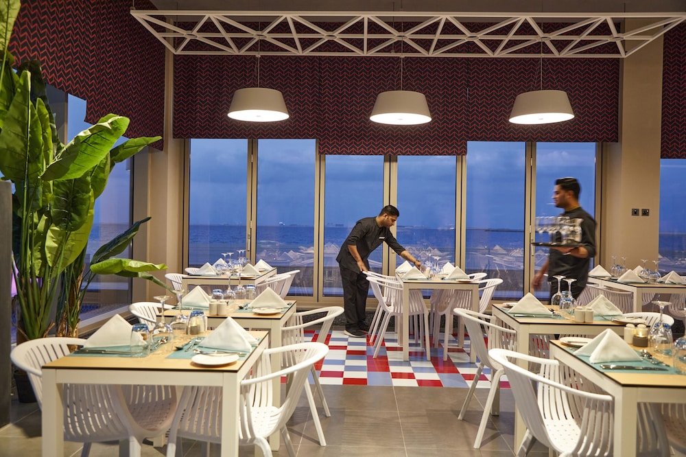 Hotel Riu Dubai Beach Resort - All Inclusive — Restaurant & bars in Dubai