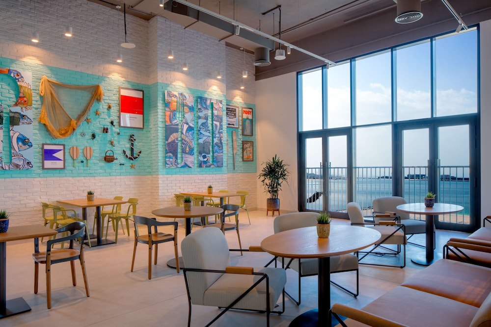 Rove La Mer Beach — Restaurant & bars in Dubai