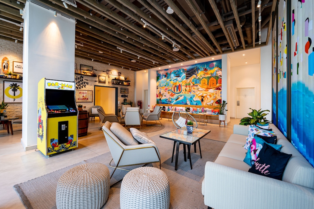 Rove La Mer Beach — Restaurant & bars in Dubai