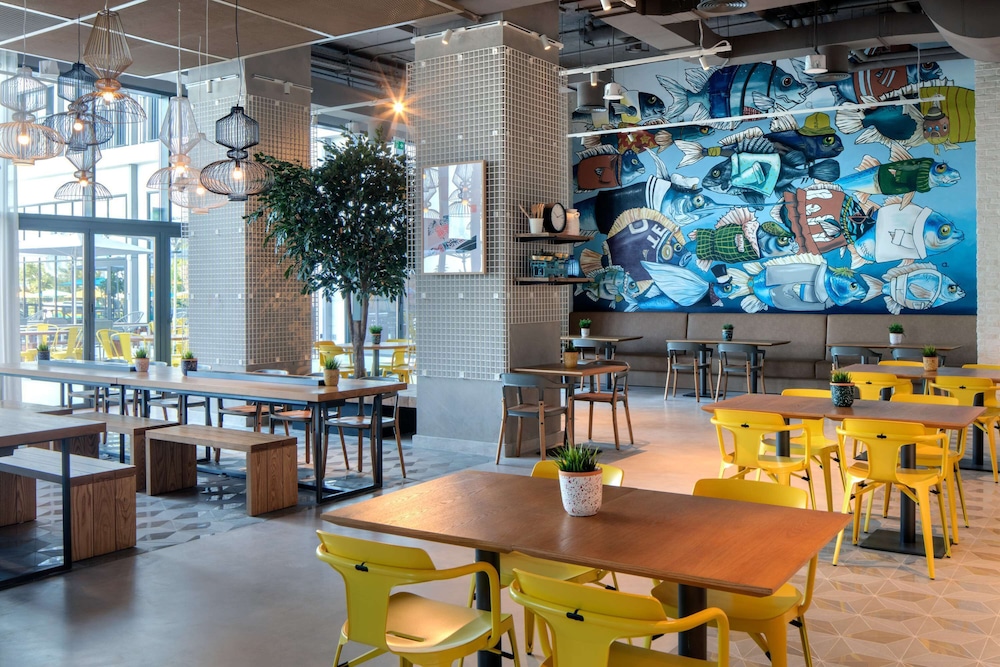 Rove La Mer Beach — Restaurant & bars in Dubai